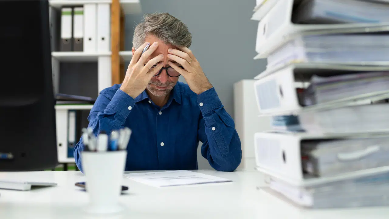 Stuck at your dead-end job? Here are proven tips on how to quit